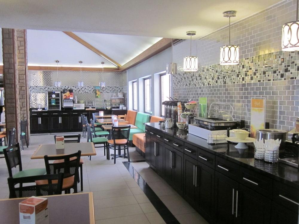 Quality Inn Upper Sandusky Экстерьер фото