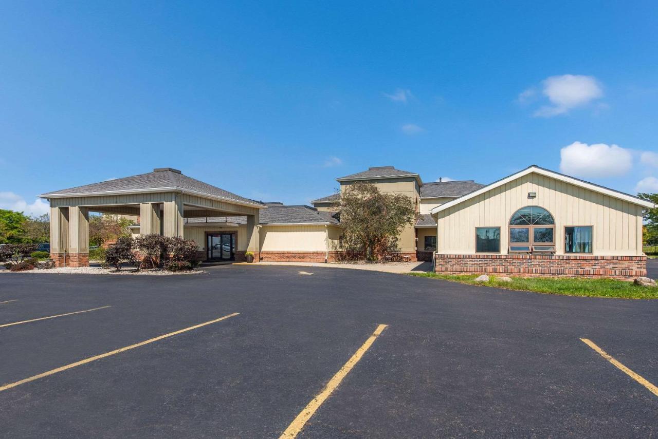 Quality Inn Upper Sandusky Экстерьер фото