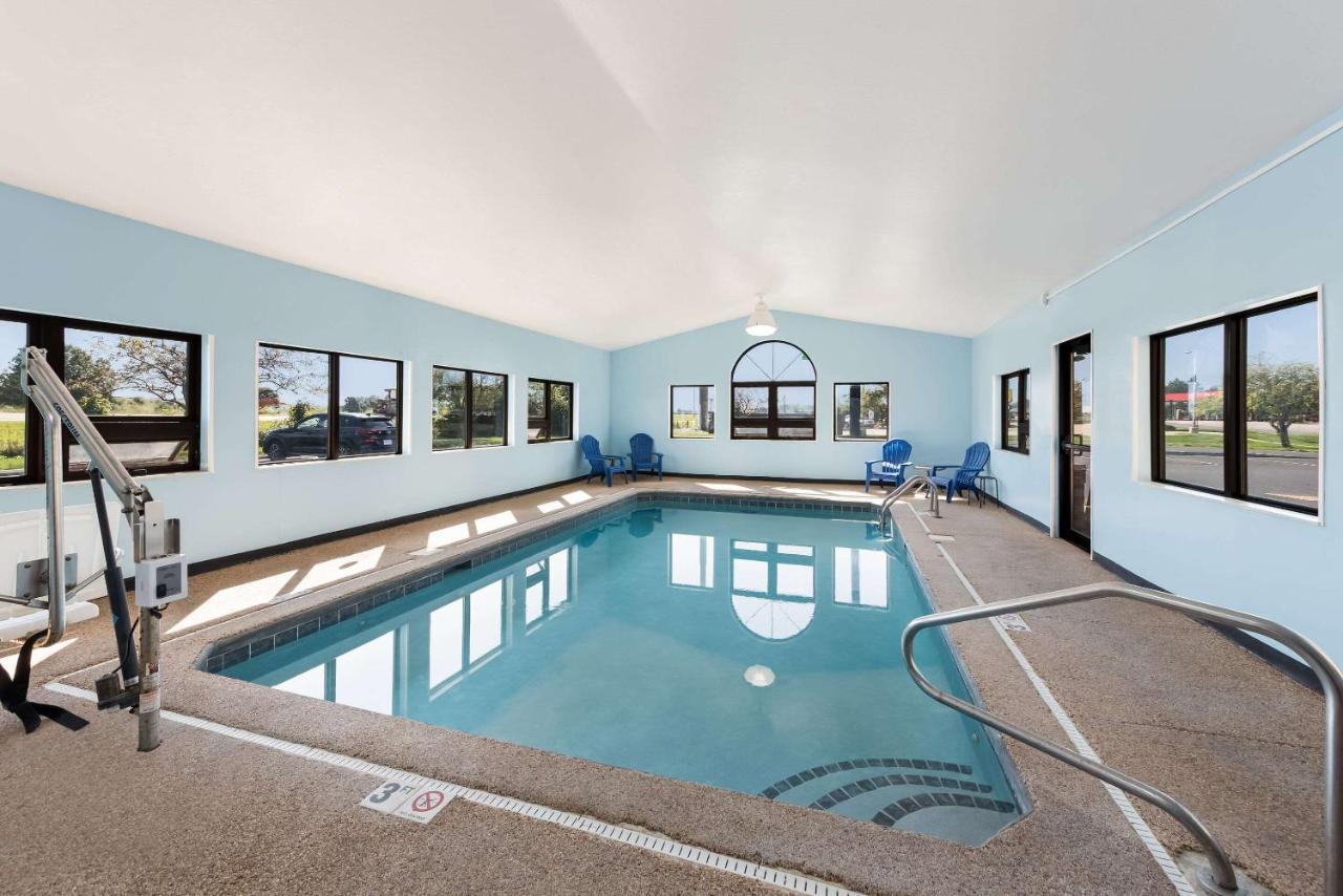 Quality Inn Upper Sandusky Экстерьер фото