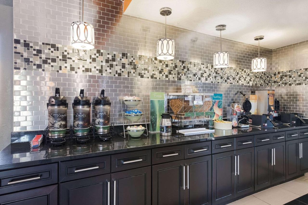 Quality Inn Upper Sandusky Экстерьер фото