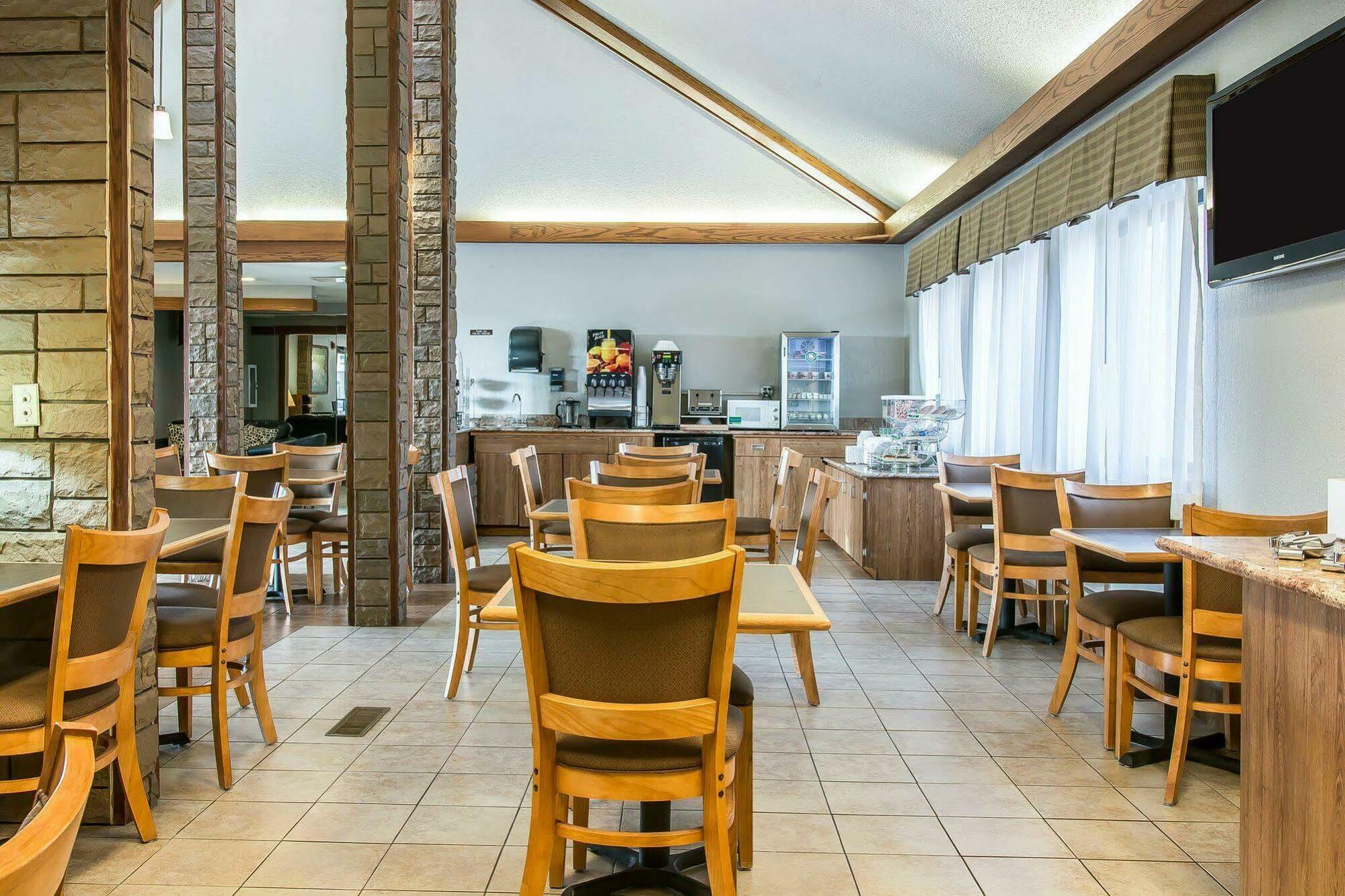 Quality Inn Upper Sandusky Экстерьер фото