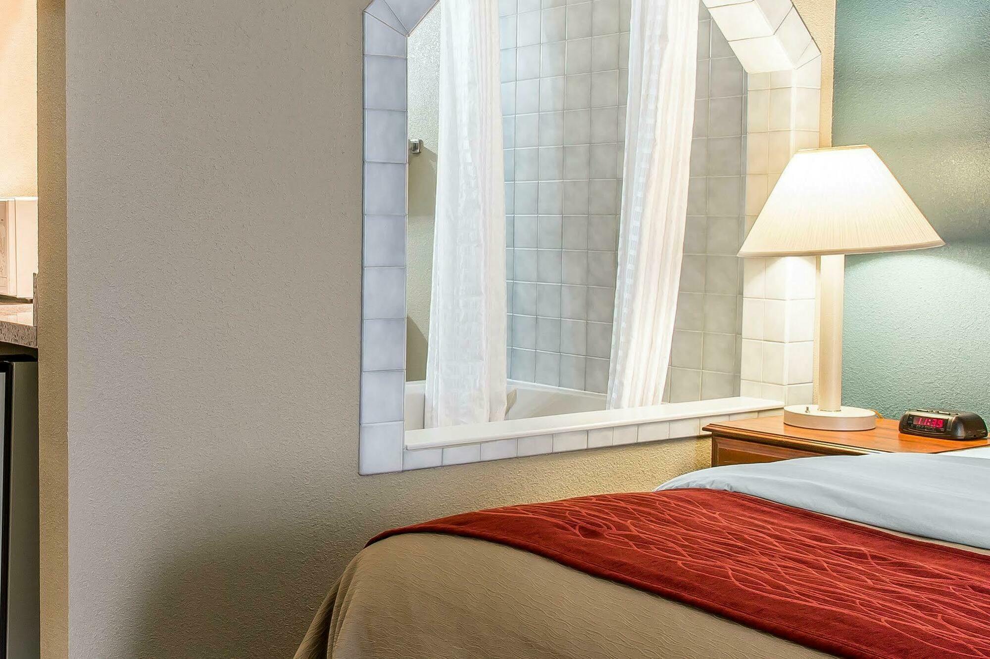 Quality Inn Upper Sandusky Экстерьер фото