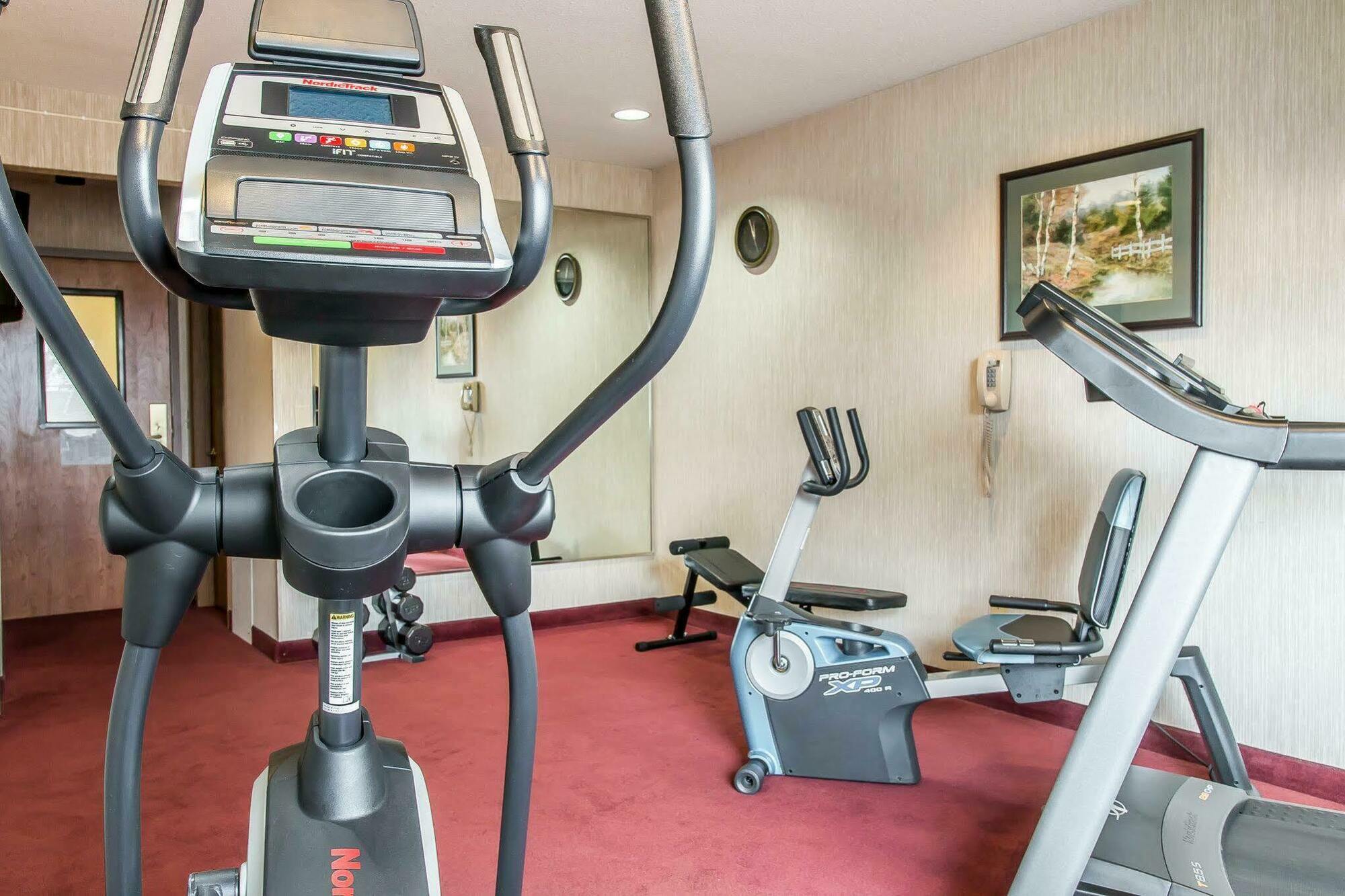Quality Inn Upper Sandusky Экстерьер фото