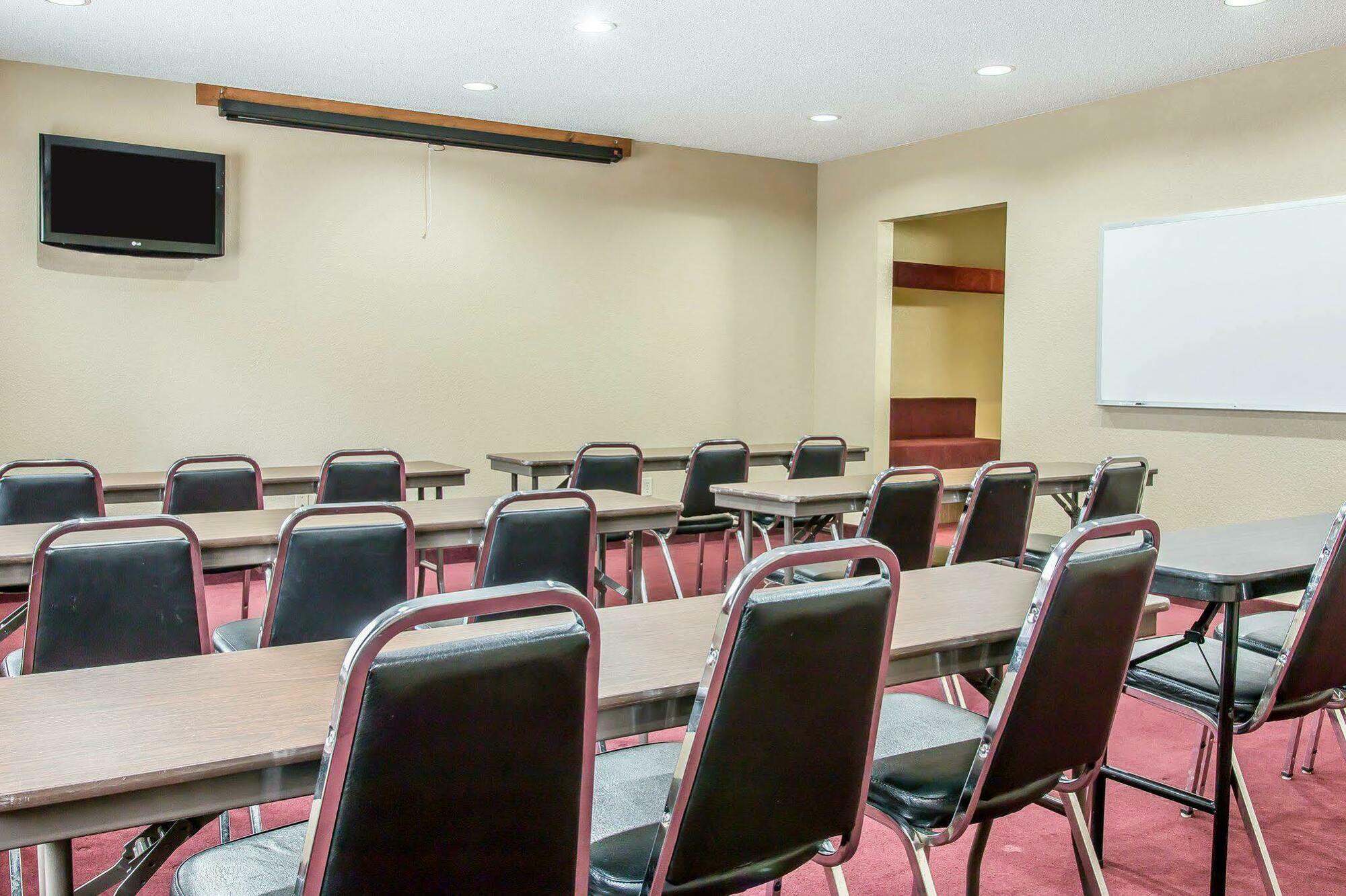 Quality Inn Upper Sandusky Экстерьер фото